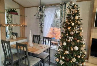 Treehouse - Hot Tub has Balcony rooms