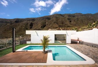 Villa Joval allows 18 year olds to book a room