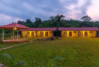 CASA AMORA has Smoking/Balcony rooms