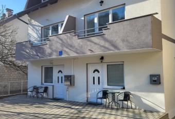 Apartmani Polan    ak has Balcony rooms