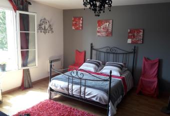 appartement complet 11 la roche racan 37370 has Balcony rooms