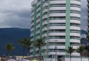 Apartamento na Praia Grande allows 18 year olds to book a room