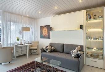 Ferienwohnung Urs allows 18 year olds to book a room