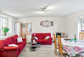 Maison de 2 chambres avec jardin clos et wifi a Stotzheim has Balcony rooms