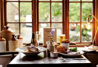 Black Lion Inn allows 18 year olds to book a room