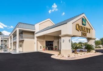 Quality Inn Albany has Smoking rooms