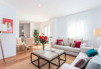 Genteel Home San Antonio allows 18 year olds to book a room