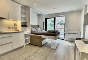 Holiday studio apartment near the beach and city centre has Balcony rooms