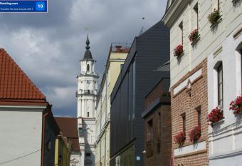 Old Town Apartment with a separate entrance allows 18 year olds to book a room