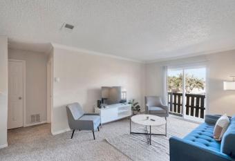 Spacious Midland 1BR and Balcony has Balcony rooms