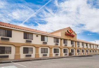 Econo Lodge Inn & Suites has Smoking rooms