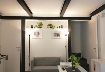 Belle Donne Apartment has Balcony rooms