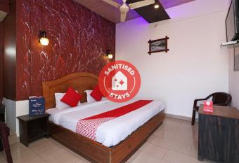 OYO 64041 Hotel Swastik allows 18 year olds to book a room