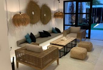 Aparthotel El Cargol allows 18 year olds to book a room