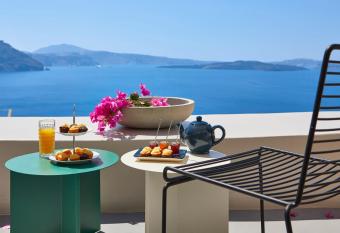 Elegant Santorini House Villa Harmony Caldera View-Outdoor Hot Tub Oia allows 18 year olds to book a room