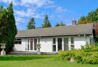 Tan y Gaer has rooms with a private hot tub