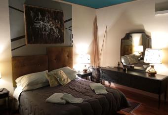 49 Le Contesse Ide allows 18 year olds to book a room