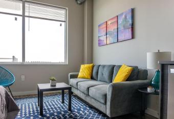 FRONTDESK Vantage Apts Edge District St Pete has Balcony rooms