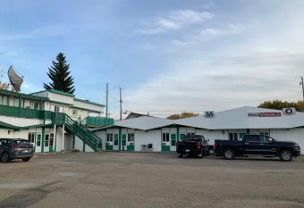 Bio Vista Motel allows 18 year olds to book a room