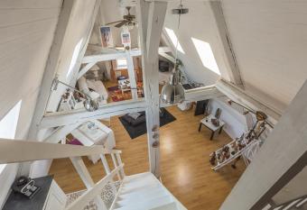 Loft de Lancelot City Center allows 18 year olds to book a room