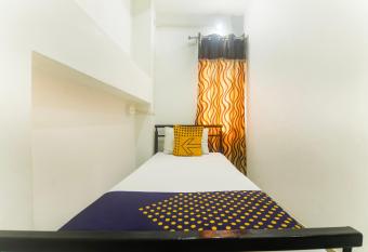 OYO 75844 Hotel Urmila Sadan allows 18 year olds to book a room