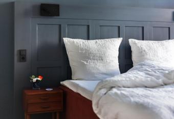 Hotel Die Reederin allows 18 year olds to book a room