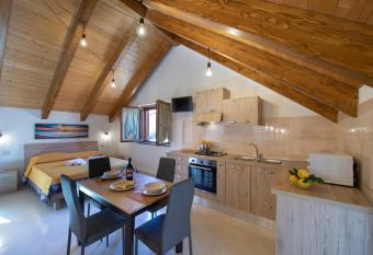 Grazie pap   - The beginning of the path of the gods has Balcony rooms