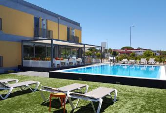 Hotel 3K Faro Aeroporto allows 18 year olds to book a room