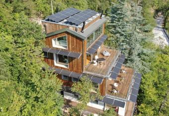 La Forestale Luxury Ecolodge B&B Primo Piano allows 18 year olds to book a room