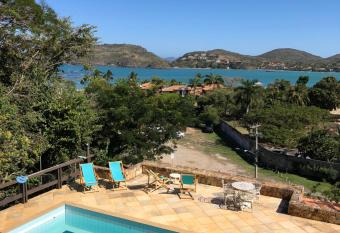 Pousada Encanto de B  zios allows 18 year olds to book a room