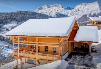 Chalet Belle Cour - OVO Network has Balcony rooms