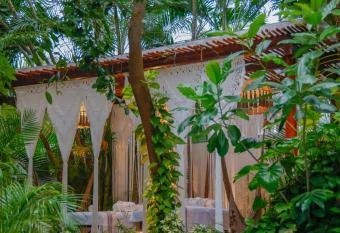 Hotel Hulku has Balcony rooms