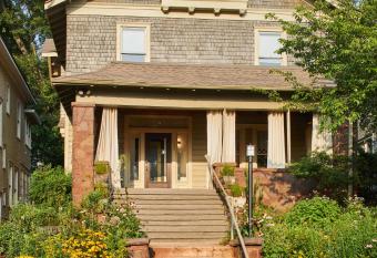 Charles on 11th - Beautifully Restored Historic Southside Home, Walkable, Perfect for Groups allows 18 year olds to book a room