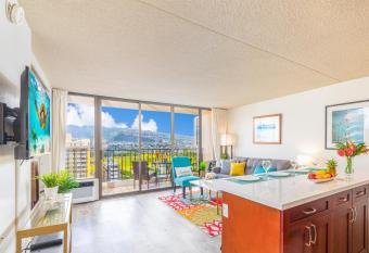 Beautiful 17th Floor Condo with AC, WiFi, Parking - Short Walk to Beach has Balcony rooms