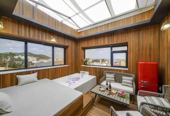 GijangYeonhwari No,25 Hotel has Balcony rooms