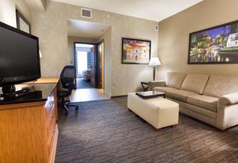 Drury Inn & Suites San Antonio North Stone Oak allows 18 year olds to book a room