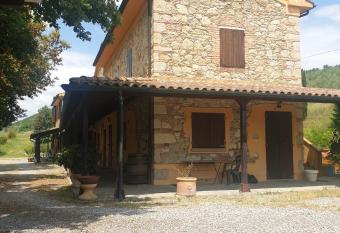 Podere Ripabianca has Balcony rooms