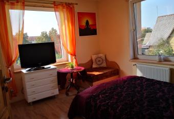 Ekonomib  s klas  s kambario nuoma su bendru vonios kambariu allows 18 year olds to book a room