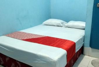 OYO 90001 Homestay 47 Latanete allows 18 year olds to book a room