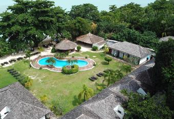 The Reef Resort has Balcony rooms