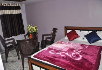 Green Hill has Balcony rooms