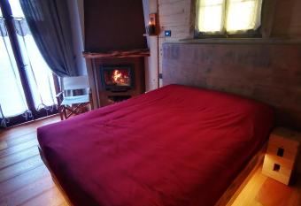 B&B Ronco Carbon allows 18 year olds to book a room