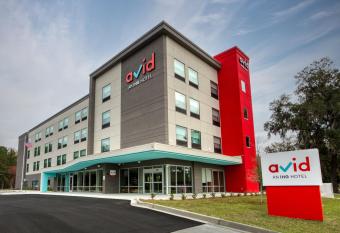 Avid Hotel Savannah South - Gateway By IHG allows 18 year olds to book a room