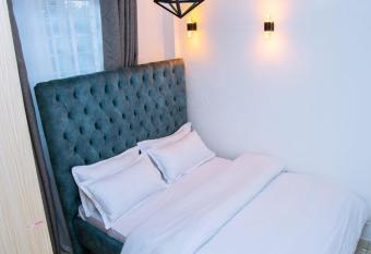 Executive Two & Three Bedroom Suites allows 18 year olds to book a room