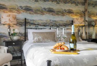 Serendipity- Romantic 1-Bed Apt Ambleside allows 18 year olds to book a room