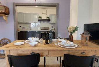 La Terrazza di Casa Bernardi allows 18 year olds to book a room