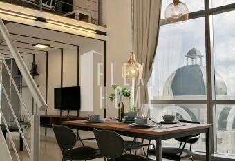 Pinnacle PJ, Romantic City View, 1-4 Guests Designed Duplex Home by Flexihome-MY allows 18 year olds to book a room