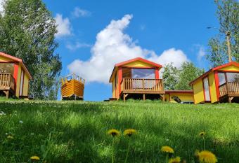 J  ek    ru Camping allows 18 year olds to book a room