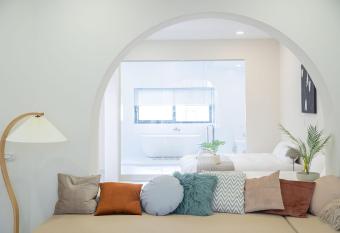 The Cave has Balcony rooms