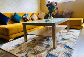 Beautiful Apartment in the City Center with Everything You Need has Balcony rooms